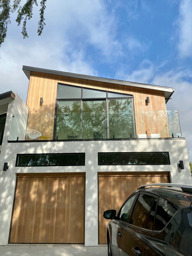 Foto del edificio - 10748 Farragut Dr