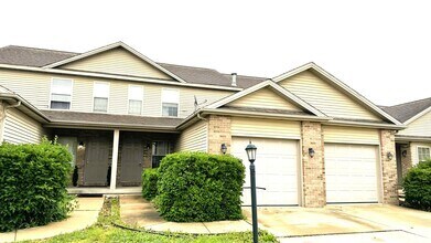 Building Photo - 806 Cobblefield Rd