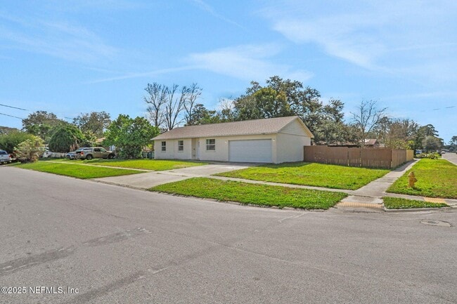 Building Photo - 11604 Sail Ave