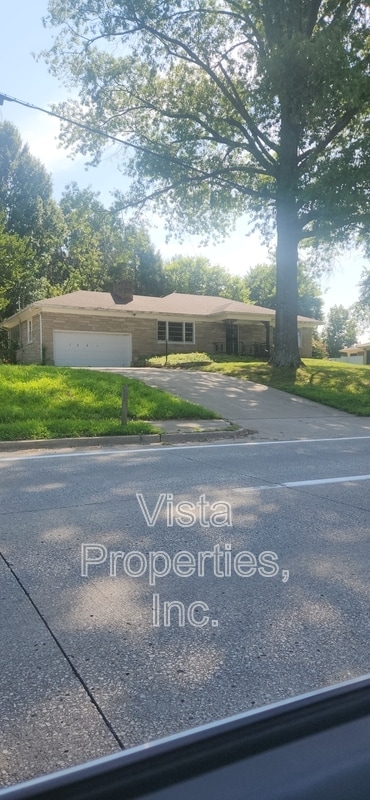 Building Photo - 7601 Shepherdsville Rd