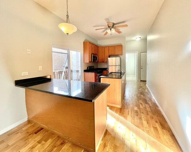 Photo - 1644 N California Ave Apartment