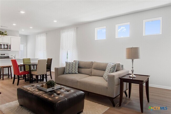 Foto del edificio - 149 Cutleaf