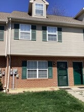 Building Photo - 140 Orchard Ln