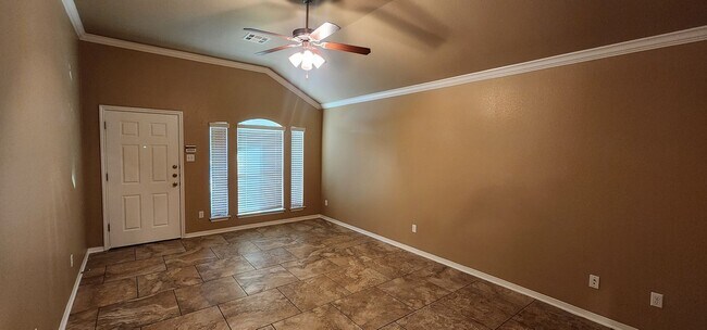 Foto del edificio - Spacious 2-Bedroom Home on Corner Lot – Mo...