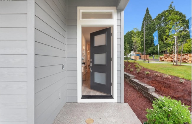 Building Photo - Beautiful Newer Home Built In 2021 Located...