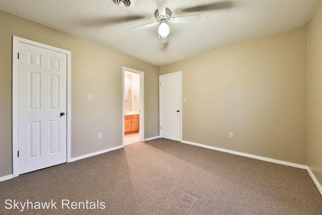 Foto del edificio - 311 Crawford Dr