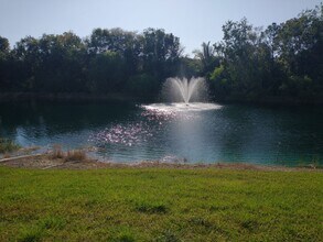 Building Photo - 4925 Sandra Bay Dr