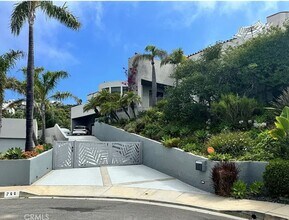 Building Photo - 766 Pelican Dr