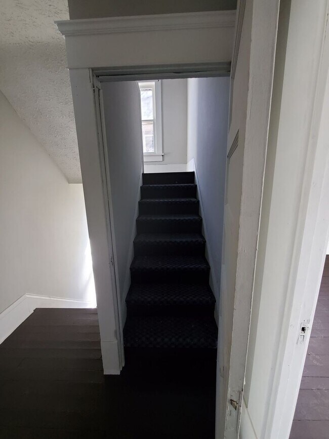 Foto del edificio - 1356 Woodland Ave NW