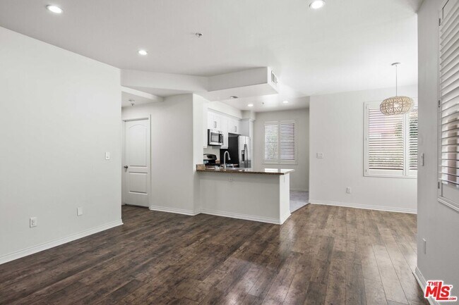 Foto del edificio - 360 W Ave 26