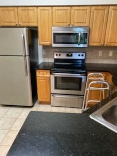 Foto del edificio - 2024 Alta Meadows Ln