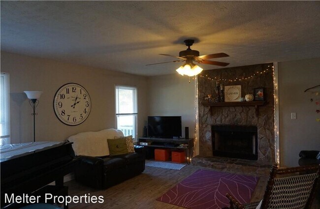 Building Photo - 3 br, 2 bath House - 7224 Montoro Court