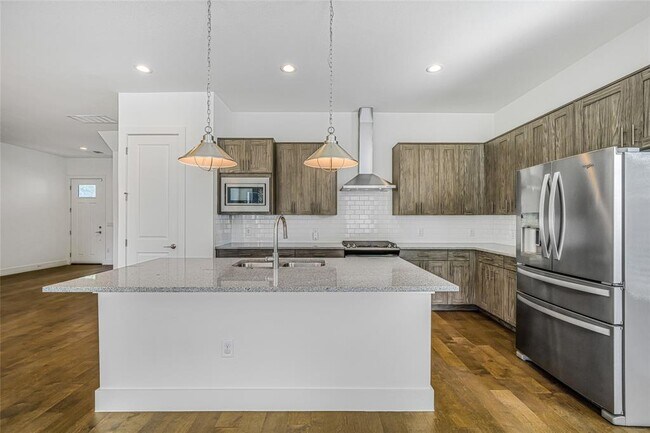 Foto del edificio - 7808 Ryans Way