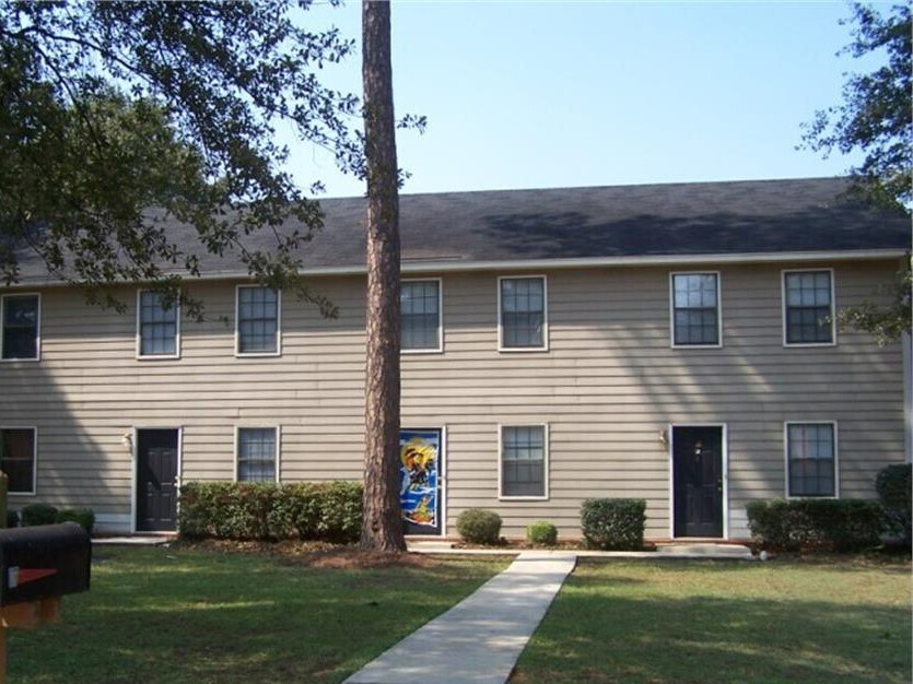 Foto principal - 2702 Doncaster Dr