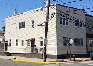Building Photo - 92 E 21st St