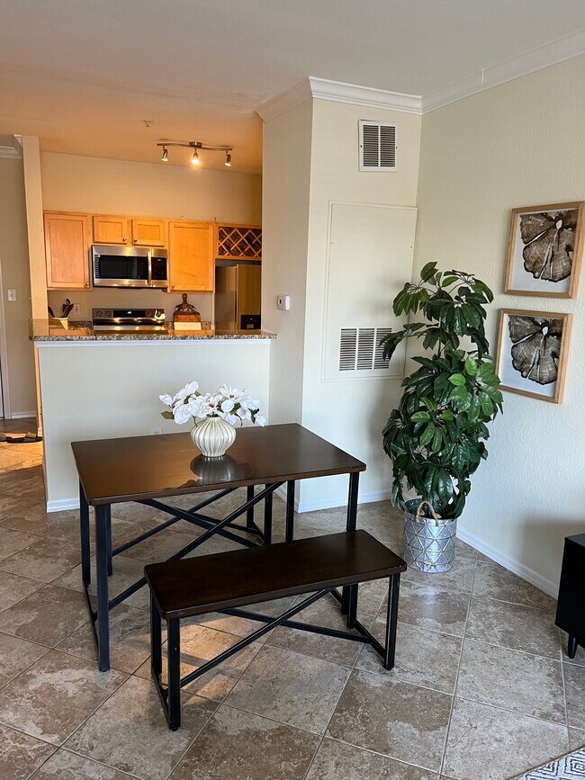 Building Photo - 5000 Culbreath Key Way