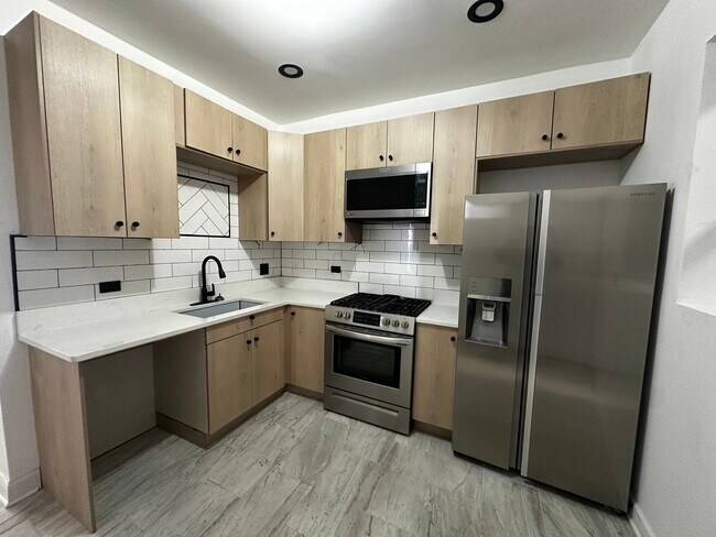 Foto del edificio - 1911 S Ridgeway Ave