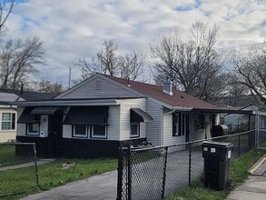 Building Photo - 419 Bethune Dr