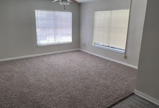 Foto del edificio - 106 Waverly Dr