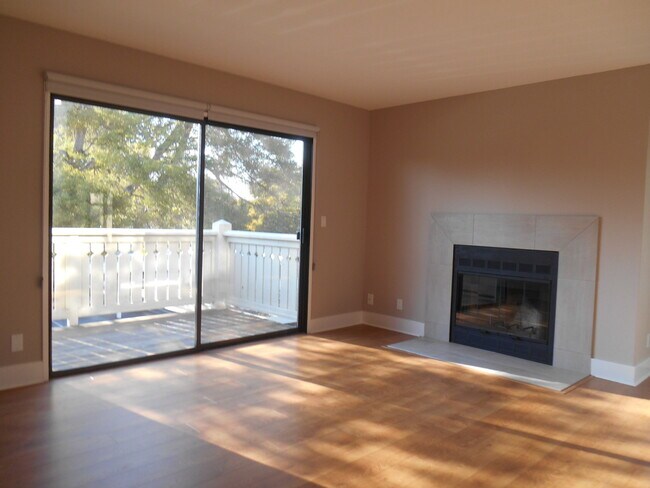 Foto del edificio - Newly Remodeled Condo Unit
