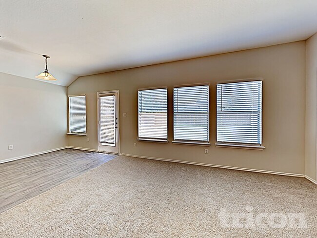 Foto del edificio - 3469 Cayman Dr