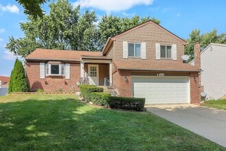 Building Photo - 812 W Appletree Ln