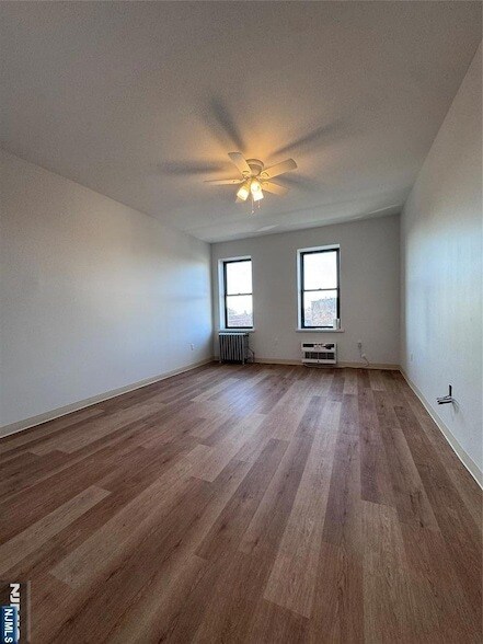 Foto del edificio - 287 Lawton Ave