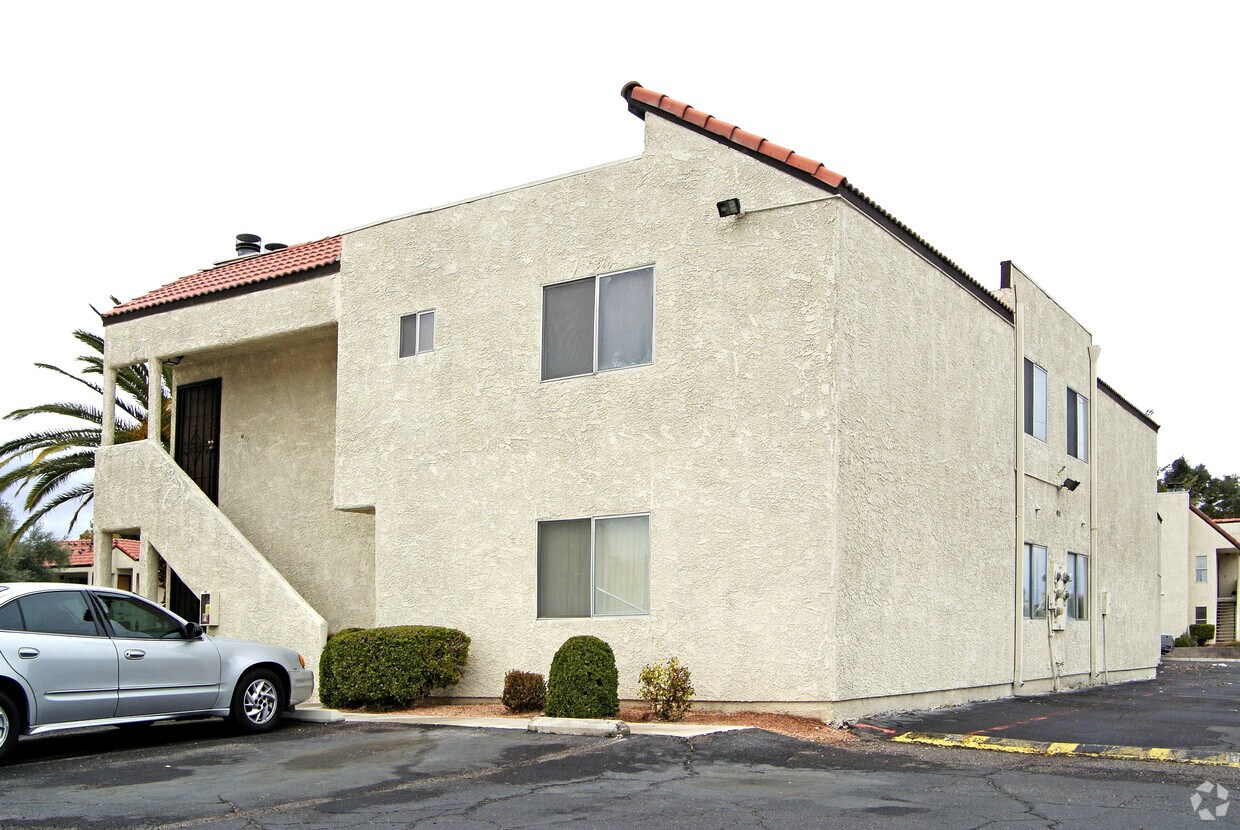 Newport Cove Apartments in Las Vegas, NV