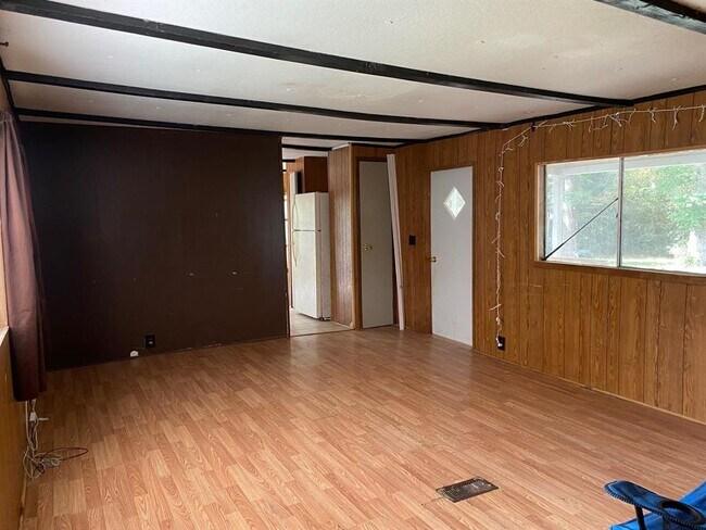 Foto del edificio - 854 Ballard Cir