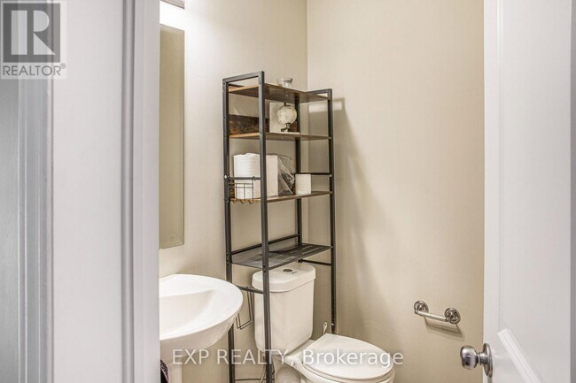 Photo du bâtiment - 84 Russet Terrace