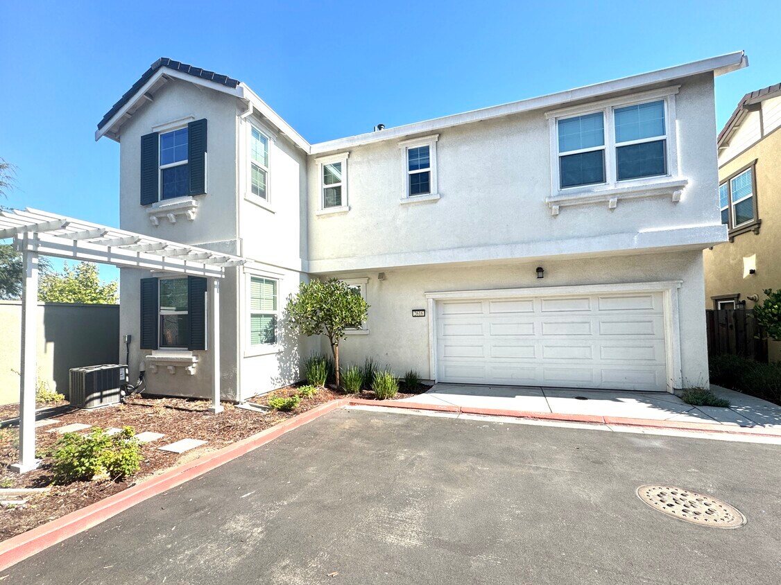 Foto principal - 2616 Admiral Cir