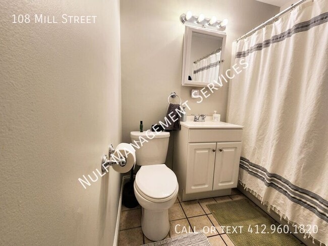 Building Photo - 108 Mill St