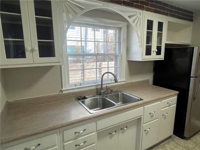 Foto del edificio - 1192 Kingsley Cir NE