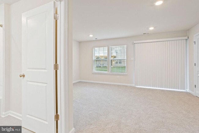 Building Photo - 30 Cardinal Wy