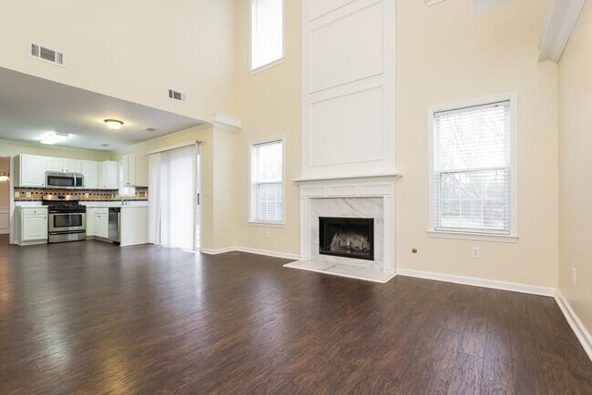 Building Photo - 2105 Westwind Dr