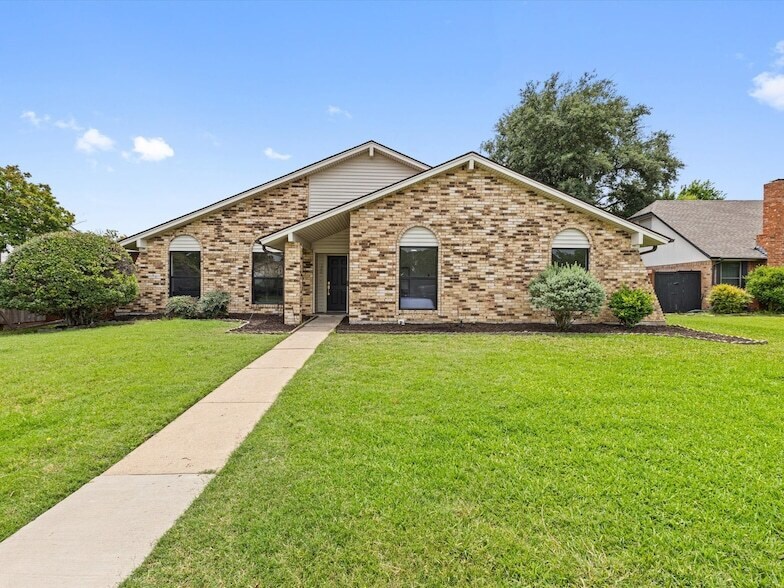 Foto principal - 3404 Newkirk Dr
