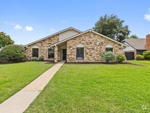 Building Photo - 3404 Newkirk Dr