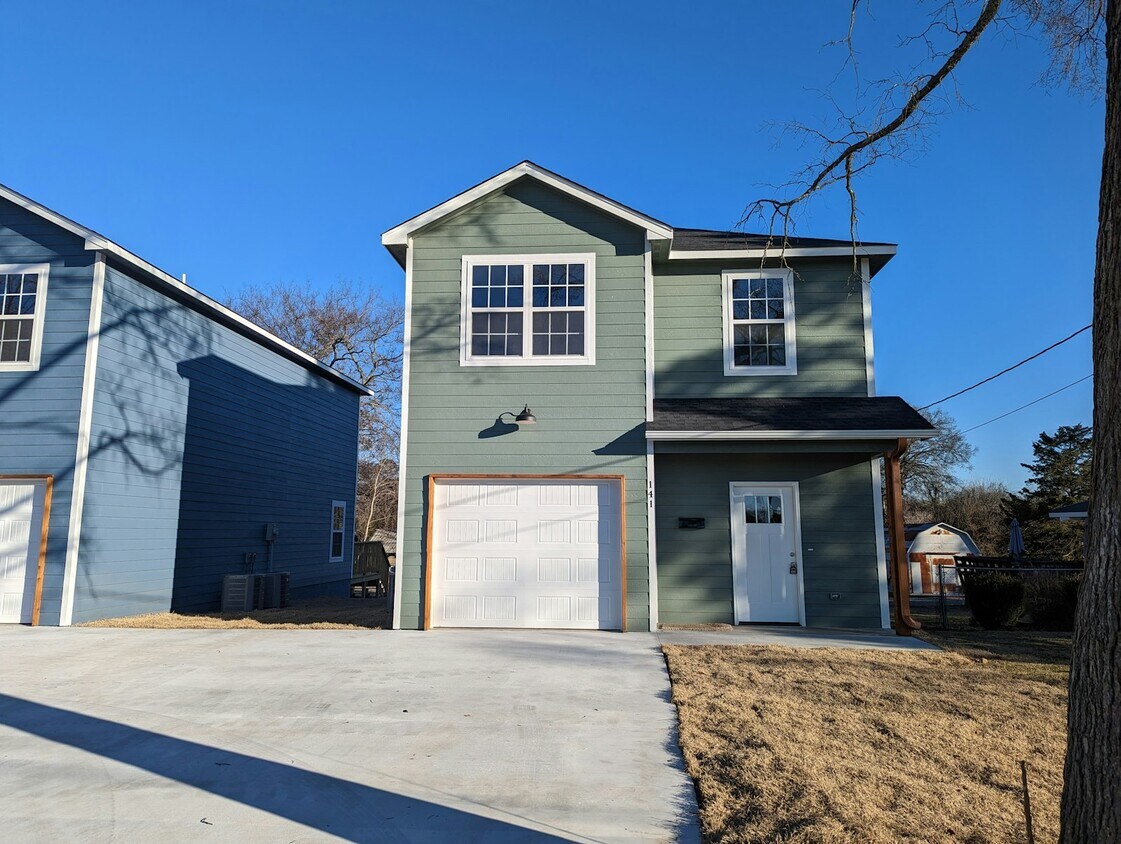 Foto principal - 141 S Bluff Ave