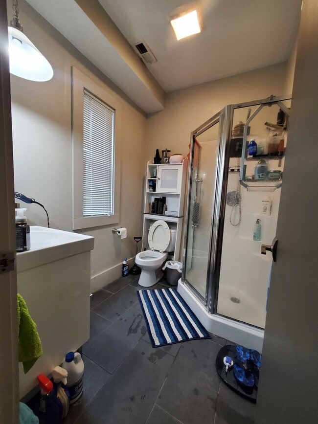 Building Photo - Check out this 5 bed 2 bath in Allston.....