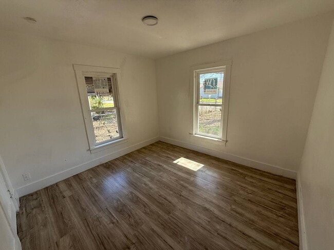 Building Photo - 8112 Melrose Ct W