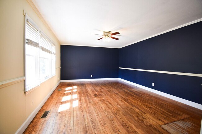 Foto del edificio - First Two Weeks Rent Free! 3 Bedroom 2 Bat...