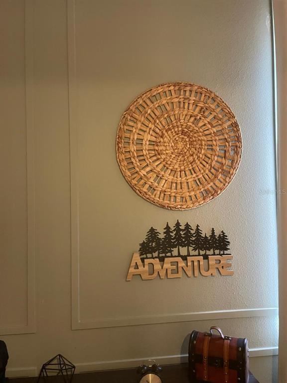 Building Photo - 734 Monroe Cir