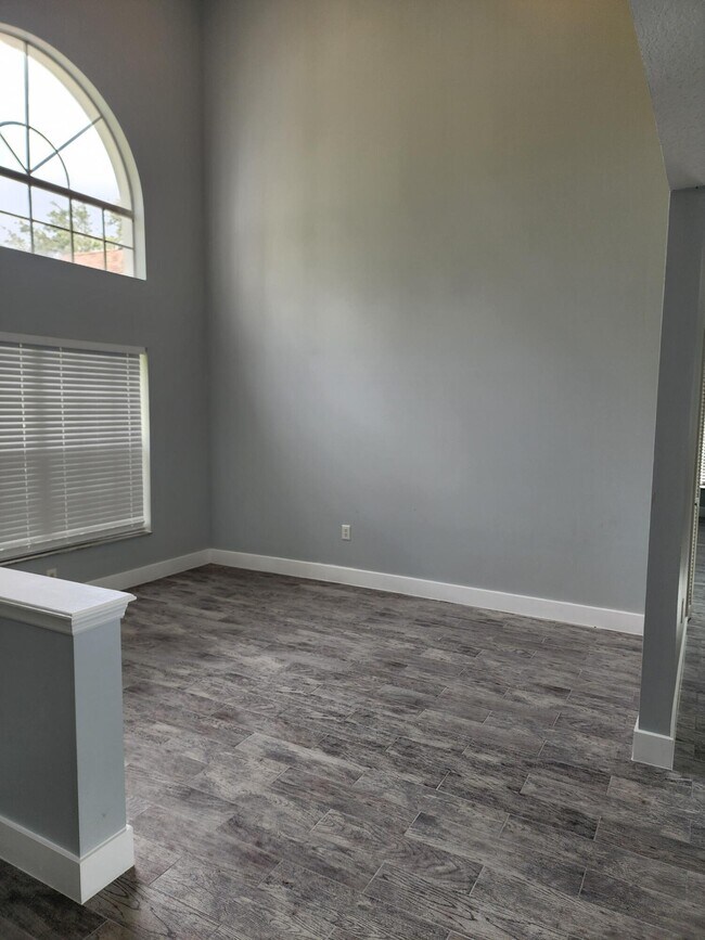 Foto del edificio - 3407 Fort Nelson Ln