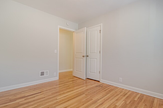 Building Photo - 5133 S 28th Ave