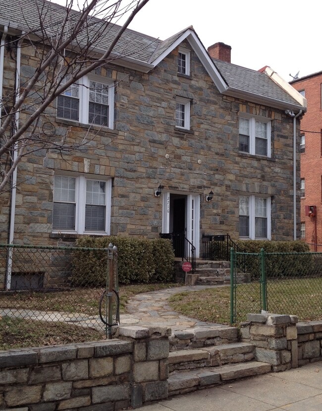 Building Photo - 2716 4th St NE