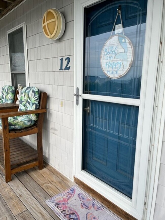 Foto del edificio - SEASONAL RENTAL 2 Bedroom Condo in Surf Ci...