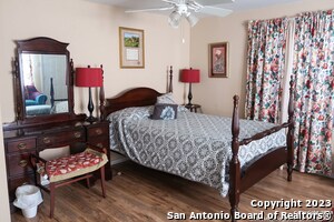 Foto del edificio - 1547 W Agarita Ave