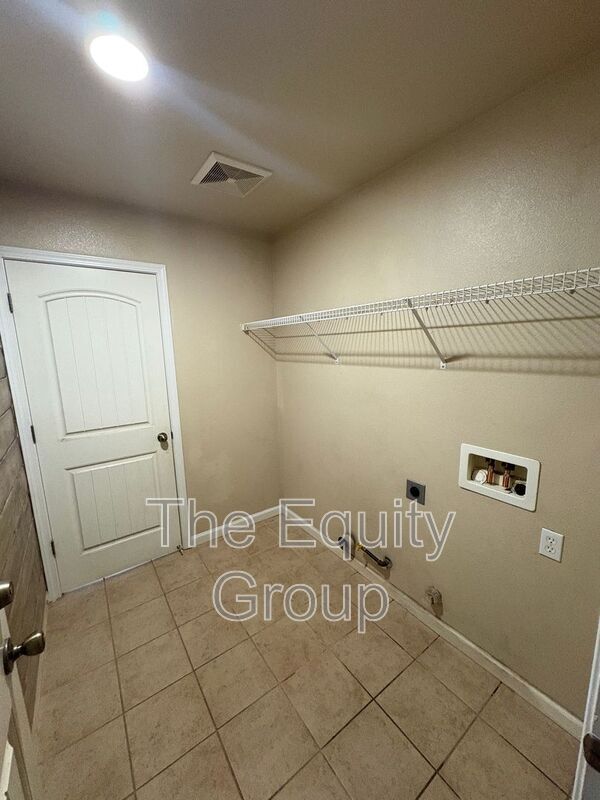 Foto del edificio - 3316 W Wren Ave