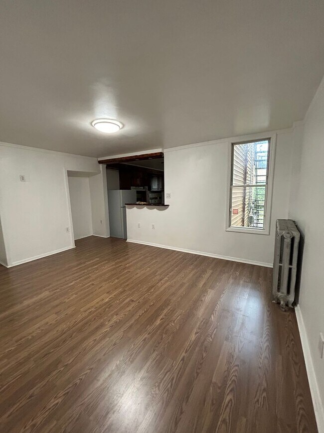 Building Photo - 5 bed house
