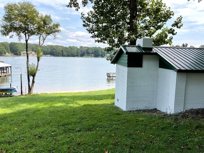 Building Photo - Lake Front Property For Rent
